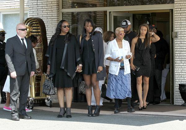 //guests attending bobbi kristina brown new jersey funeral service