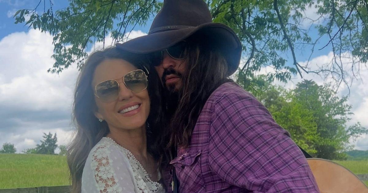 picture of Elizabeth Hurley and Billy Ray Cyrus