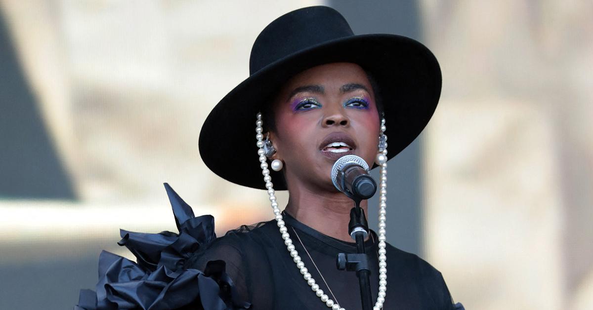 lauryn hill upsets fans late  hours new jersey concert sound issues