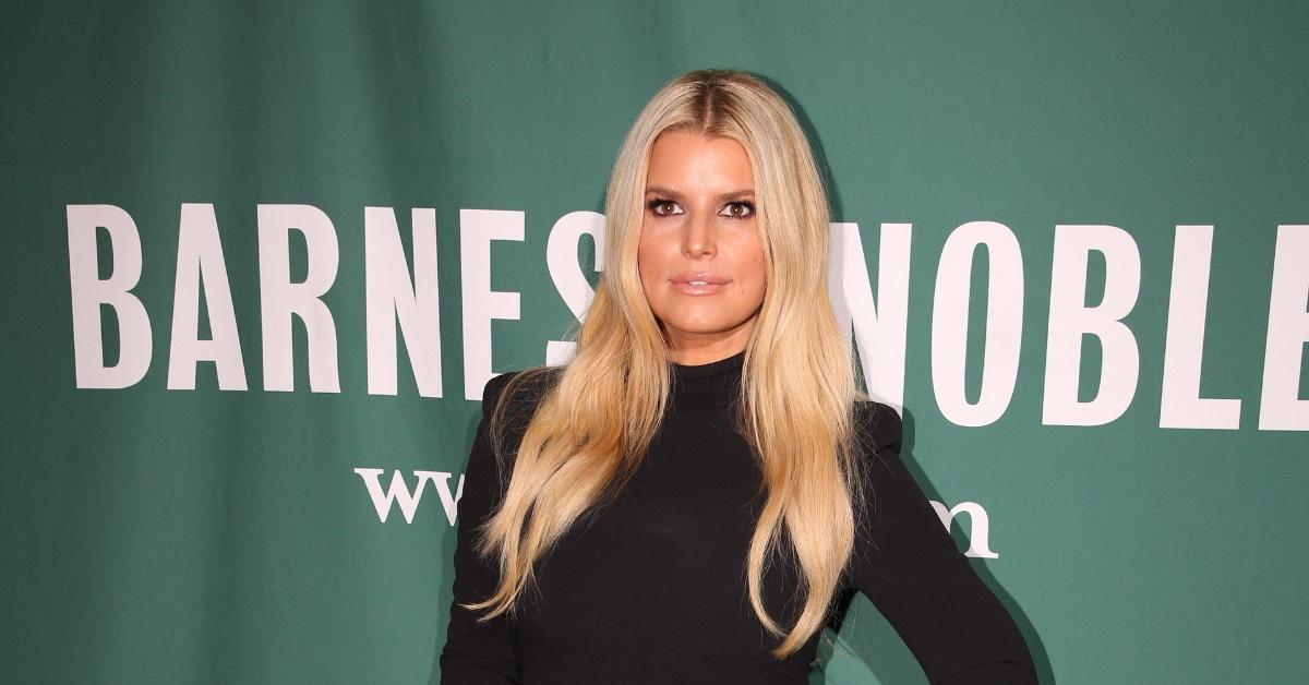 jessica simpson spotted on date night after slurring incident