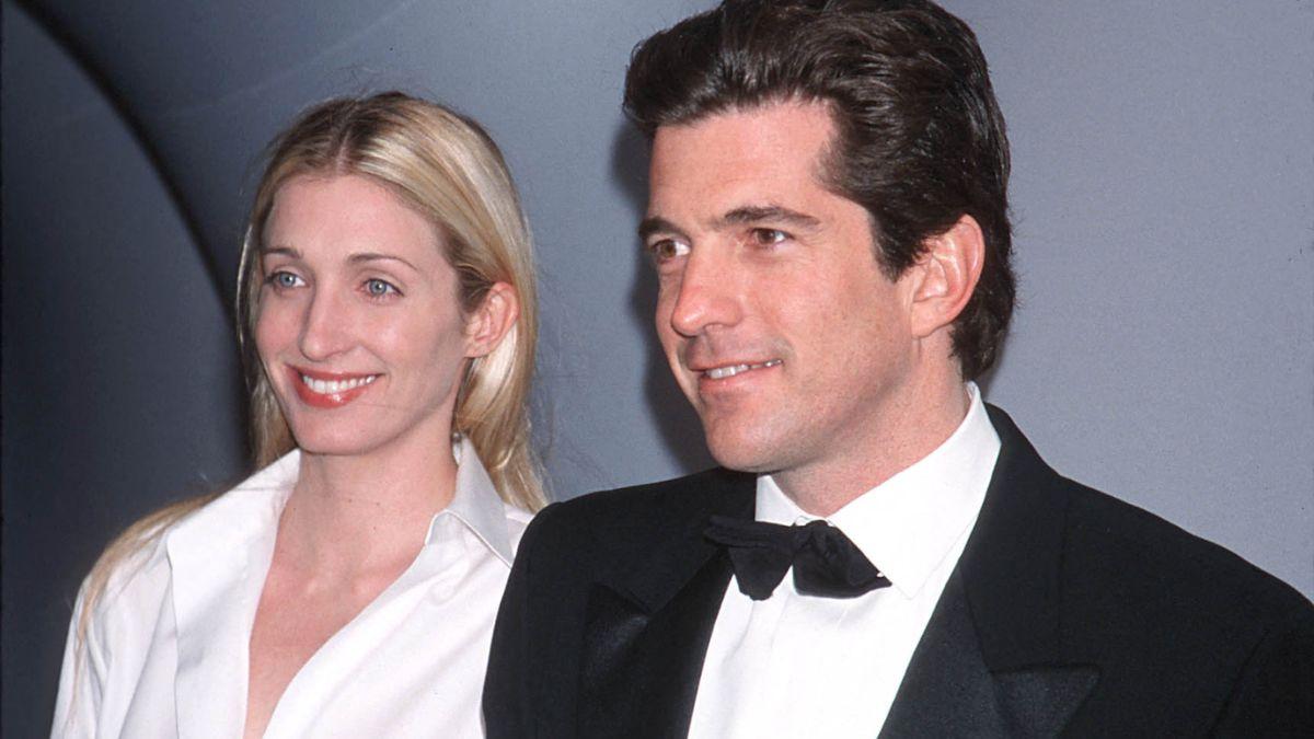 Photo of John F. Kennedy Jr. and Carolyn Bessette