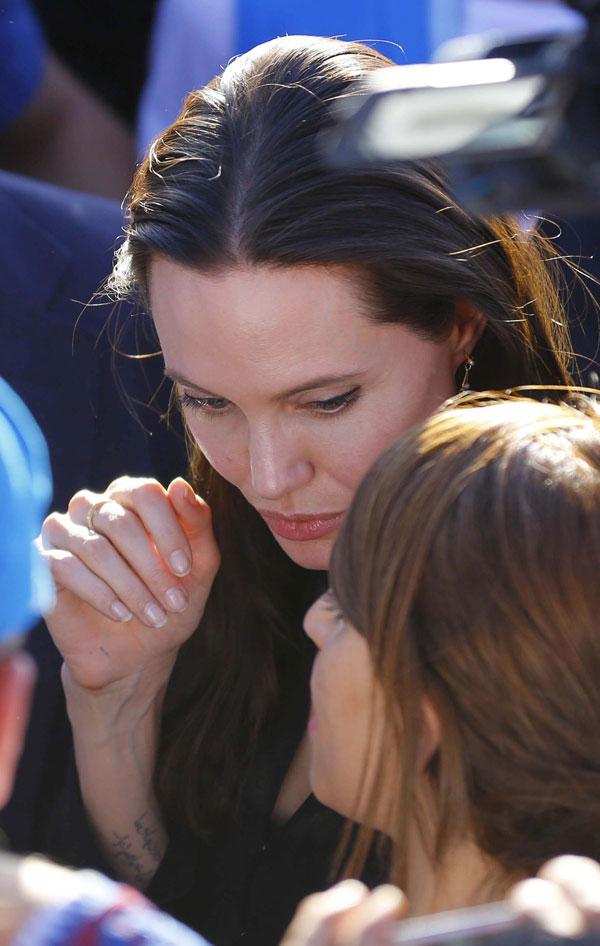 Angelina Jolie Adopt Syrian Orphans Brad Pitt No