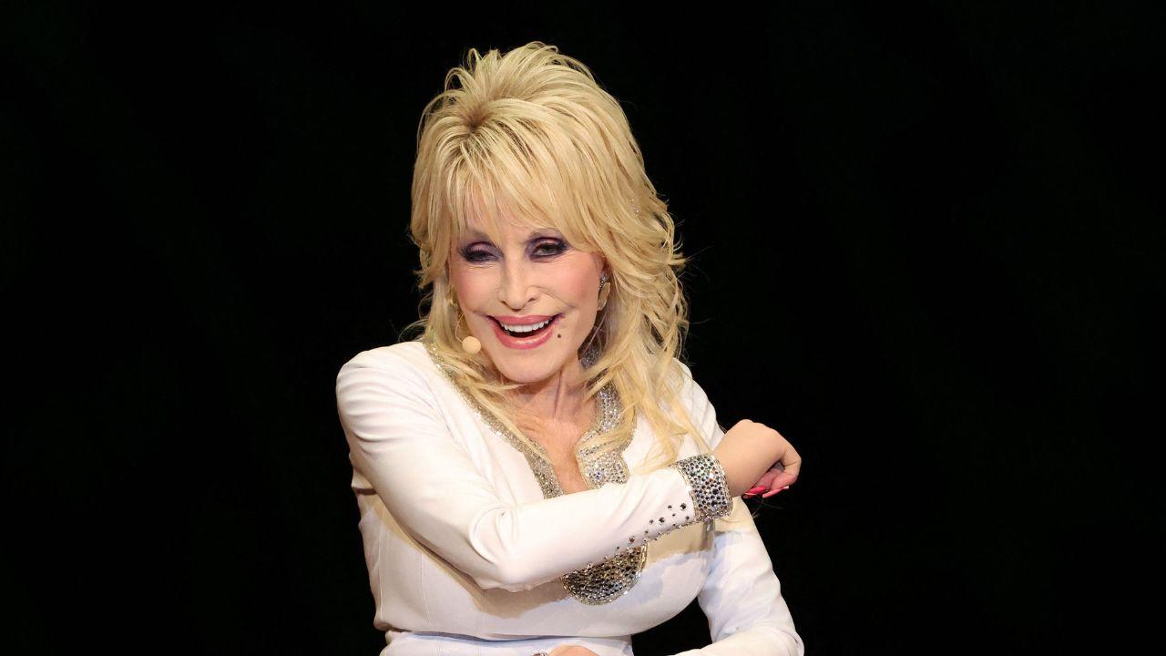 Dolly Parton's secret cancer battle and the heartbreaking details surrounding her final hours are revealed.