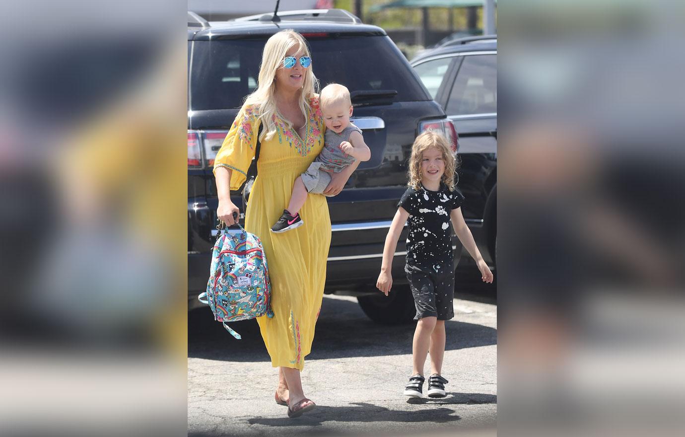 Tori Spelling Takes Kids For Pizza And Ice Cream In Malibu