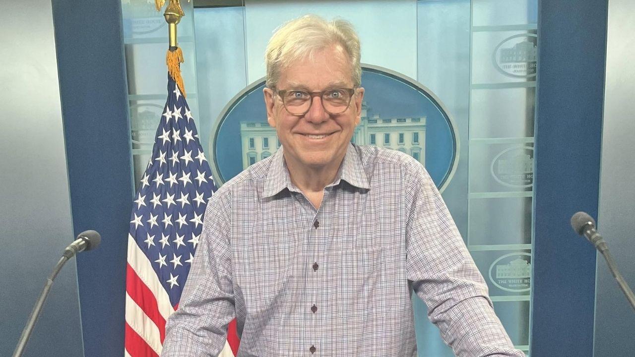 Photo of Joe Lockhart