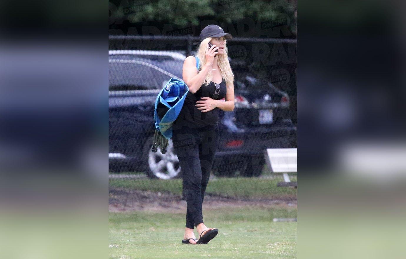 Tiger Woods Alleged Loves Exposed As Elin Nordegren Shows Pregnancy pic