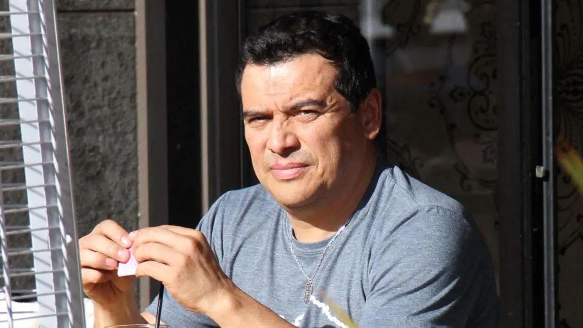 A photo of Carlos Mencia