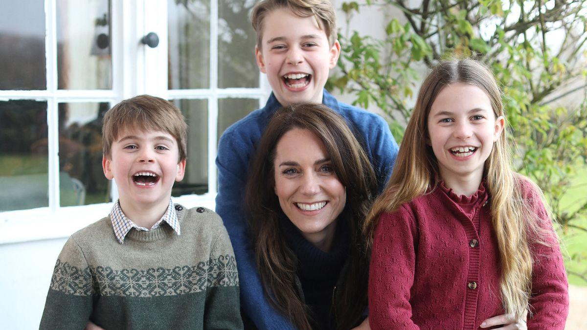Photo of Princess Catherine, Prince George, Princess Charlotte and Prince Louis.