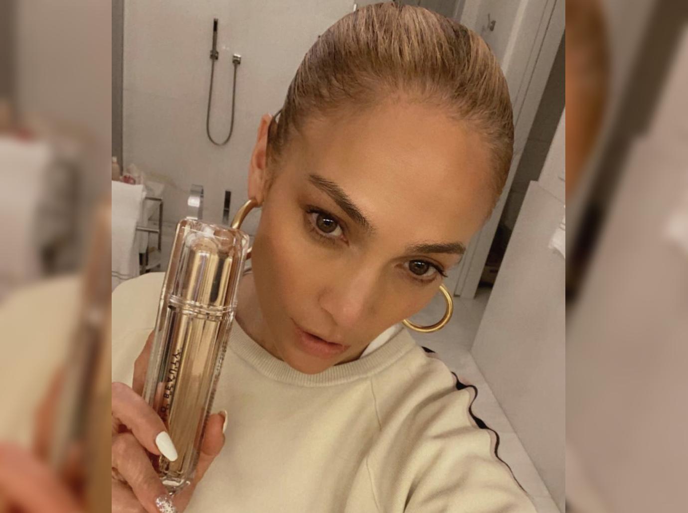 Alex Rodriguez shares makeup free video of Jennifer Lopez