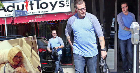 //dean mcdermott visits sex shop tori spelling
