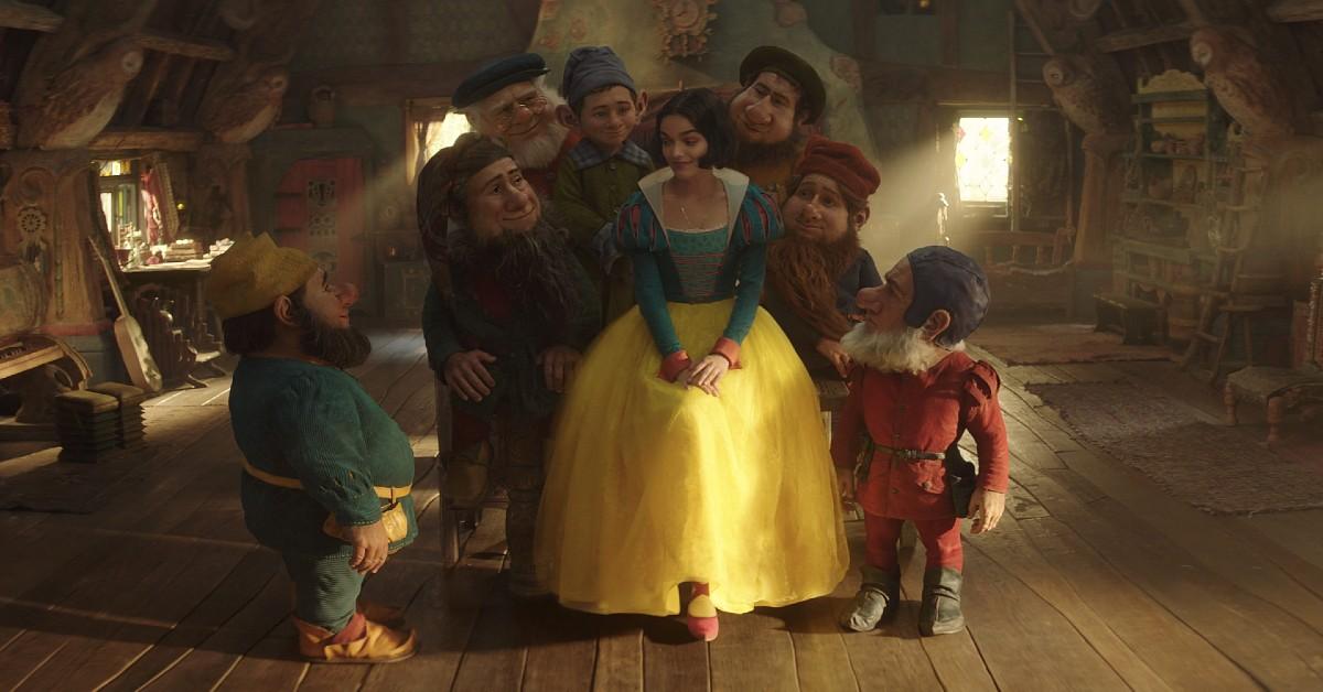 disney million snow white reboot is going down the toilet woke seven dwarfs pp