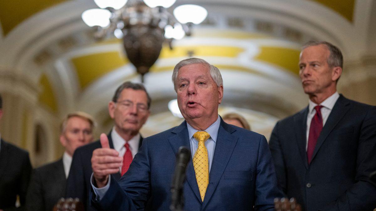 image of Lindsey Graham died at 71 years old.