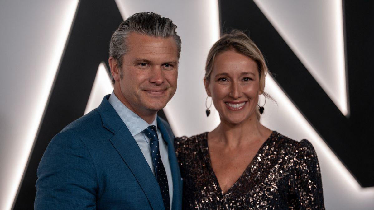 Photo of Pete Hegseth and Jennifer Rauchet
