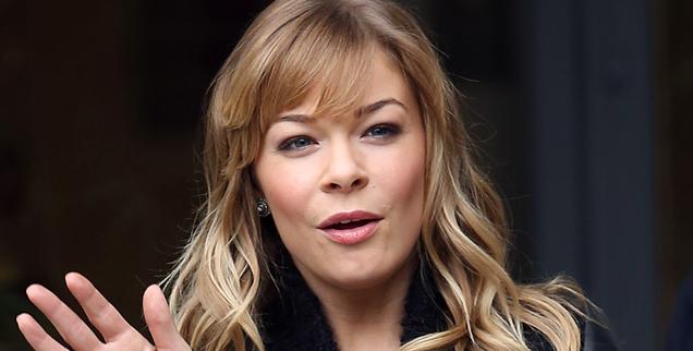 Leann Rimes Tells Teacher Shes Suing Im Too Busy To Answer Your