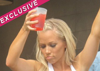 //kendra wilkinson drunk splash