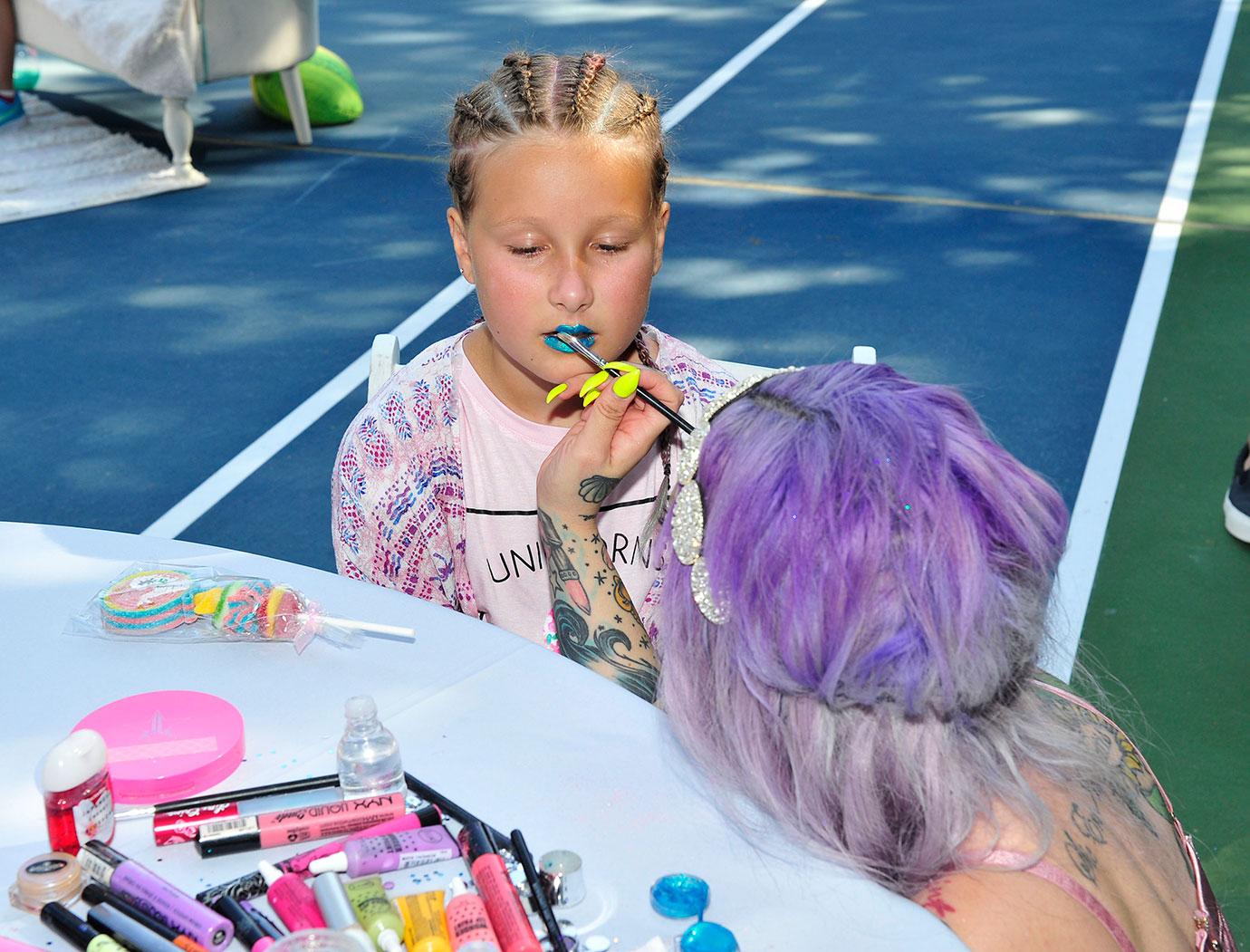 //Tori spelling daughter unicorn birthday party