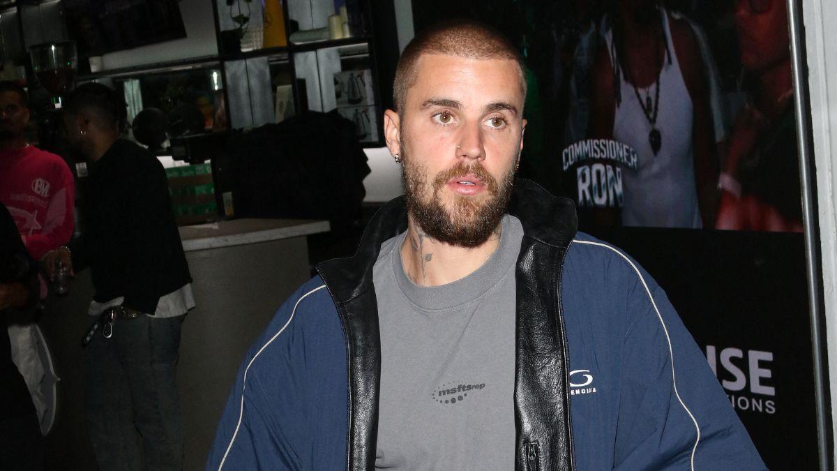 image of Comparisons to Sabrina Carpenter's high-production set intensified criticism of Bieber's approach.