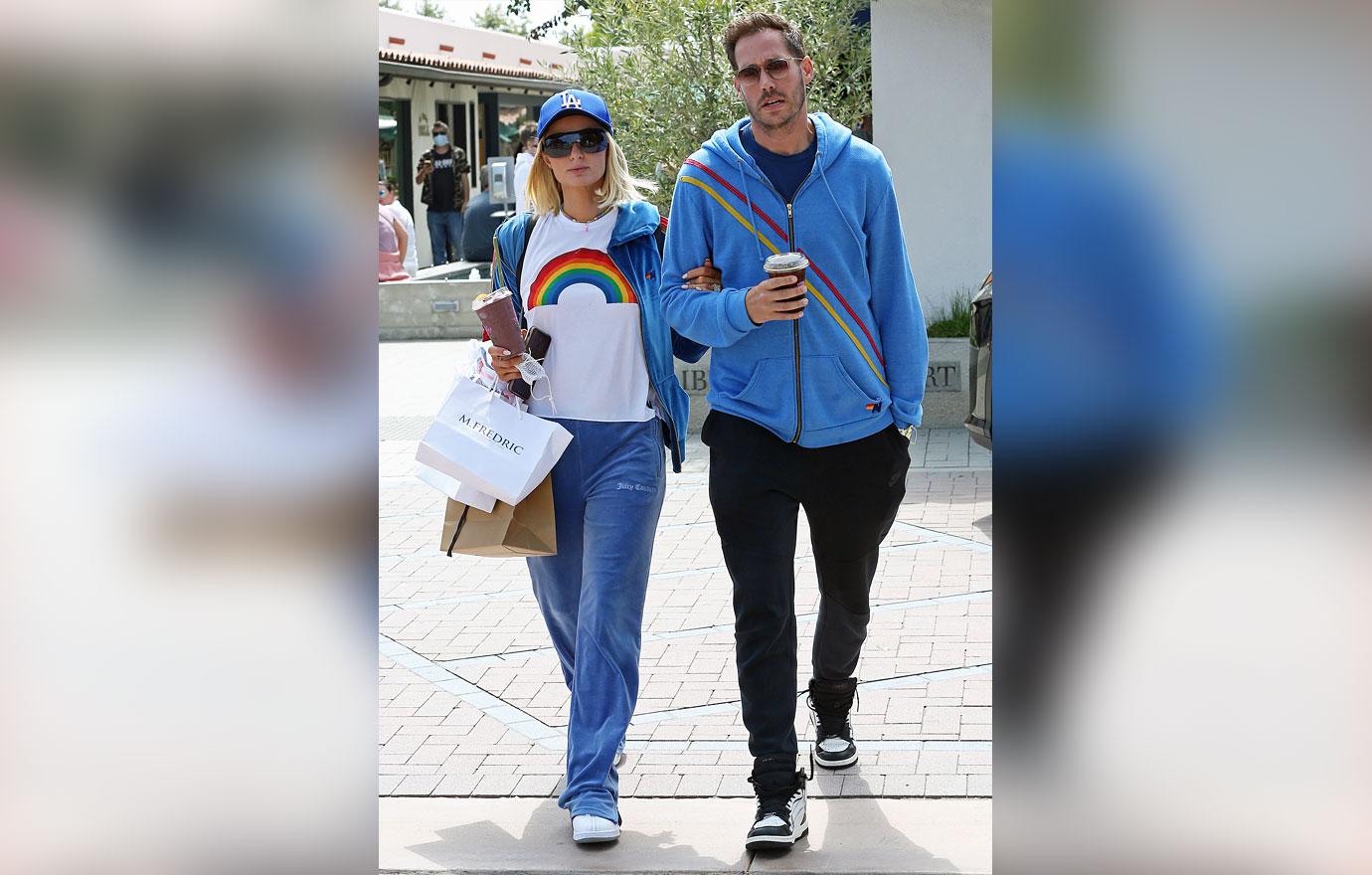 paris hilton pregnant expecting first child fiance carter reum r