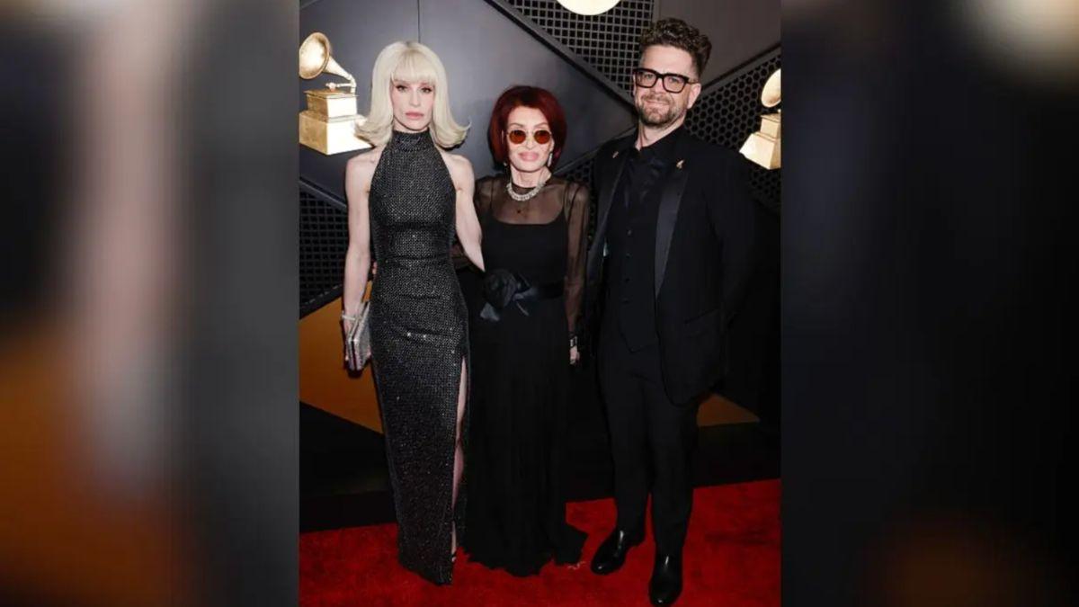 Photo of Kelly Osbourne and family