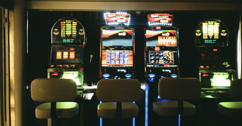 why do slot machines use fruit symbols