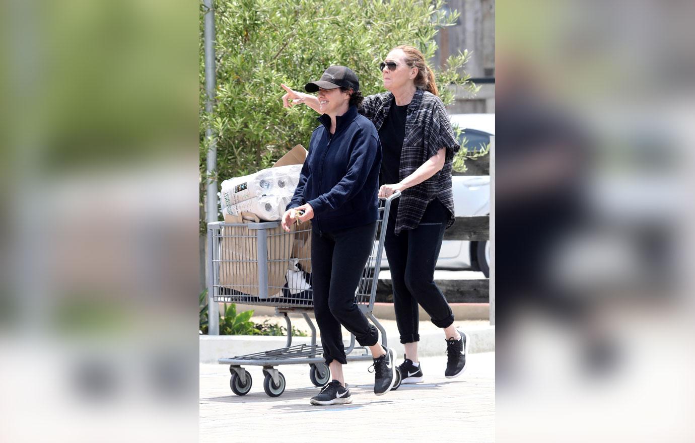 Shannen Doherty Fighting Cancer Grocery Shops With Mom