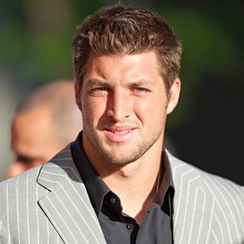 Gators fans urged to don eye black Saturday in honor of Tim Tebow