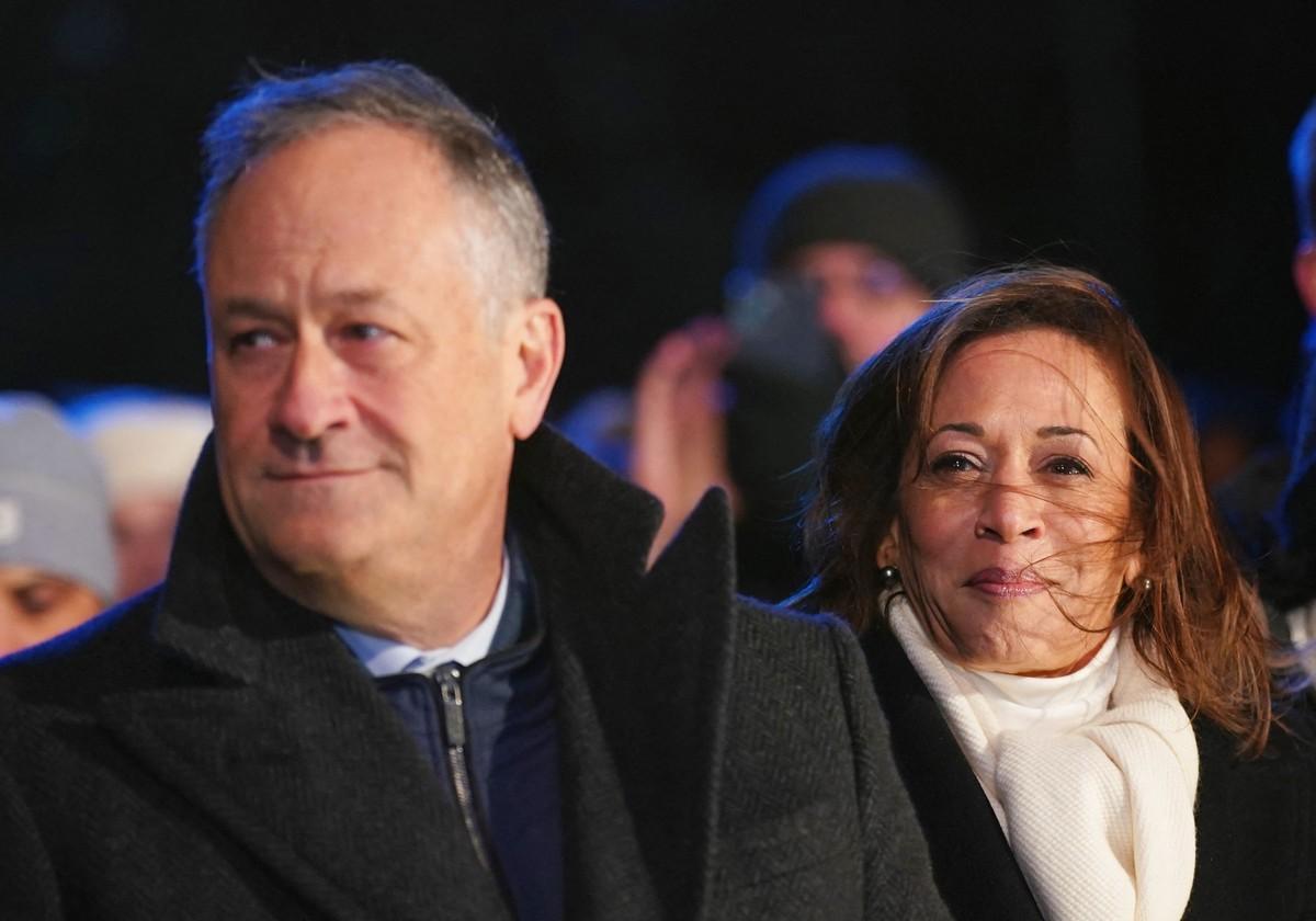 In her memoir, '107 Days,' Harris recalled tensions with Emhoff during the final weeks of the 2024 campaign.