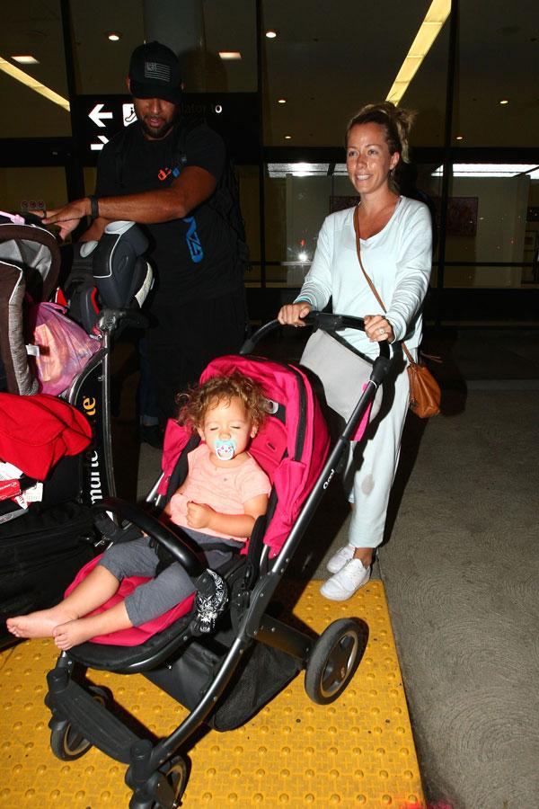 Kendra Wilkinson Hank Baskett Divorce Rumors Family Vacation LAX