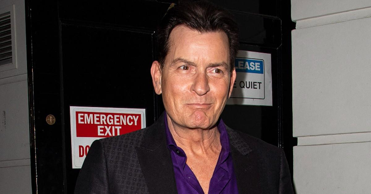 Charlie Sheen Eager to Get 'Saggy' Neck Fixed: Report - Vimarsana News