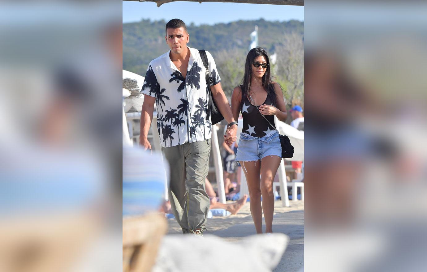 Kourtney kardashian wet swimsuit younes bendjima