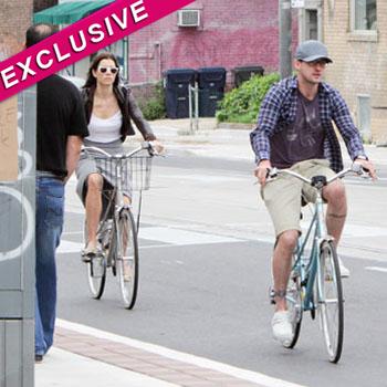 //justin timberlake jessica biel toronto bike inf