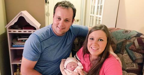 josh duggar wife anna back court rushes out graphic pics child porn evidence computer trial r