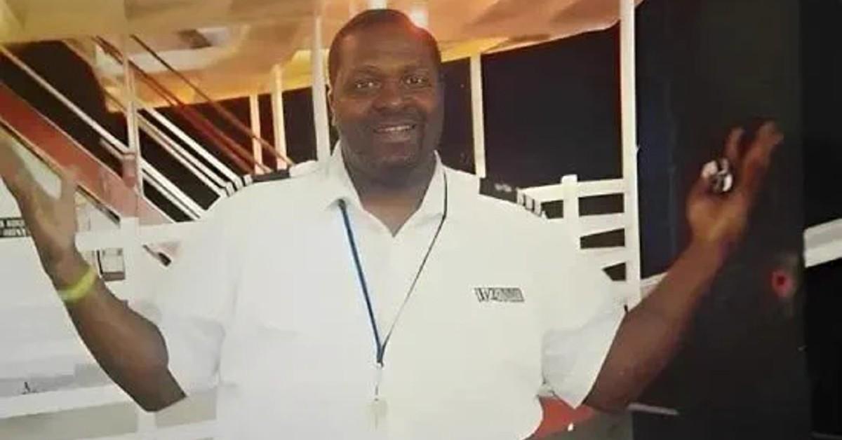 Alabama Riverboat Brawl Co-Captain Says Boaters Threatened to Kill Him - Vimarsana News