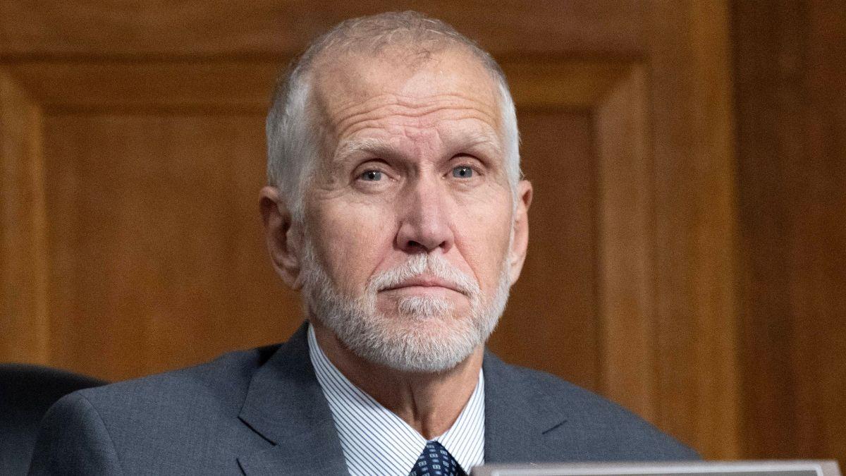 donald trump mistakenly declaring sitting senator no longer in office