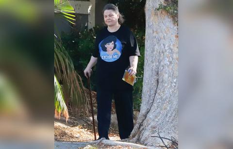 designing women actress delta burke photos cane puffy rare sighting