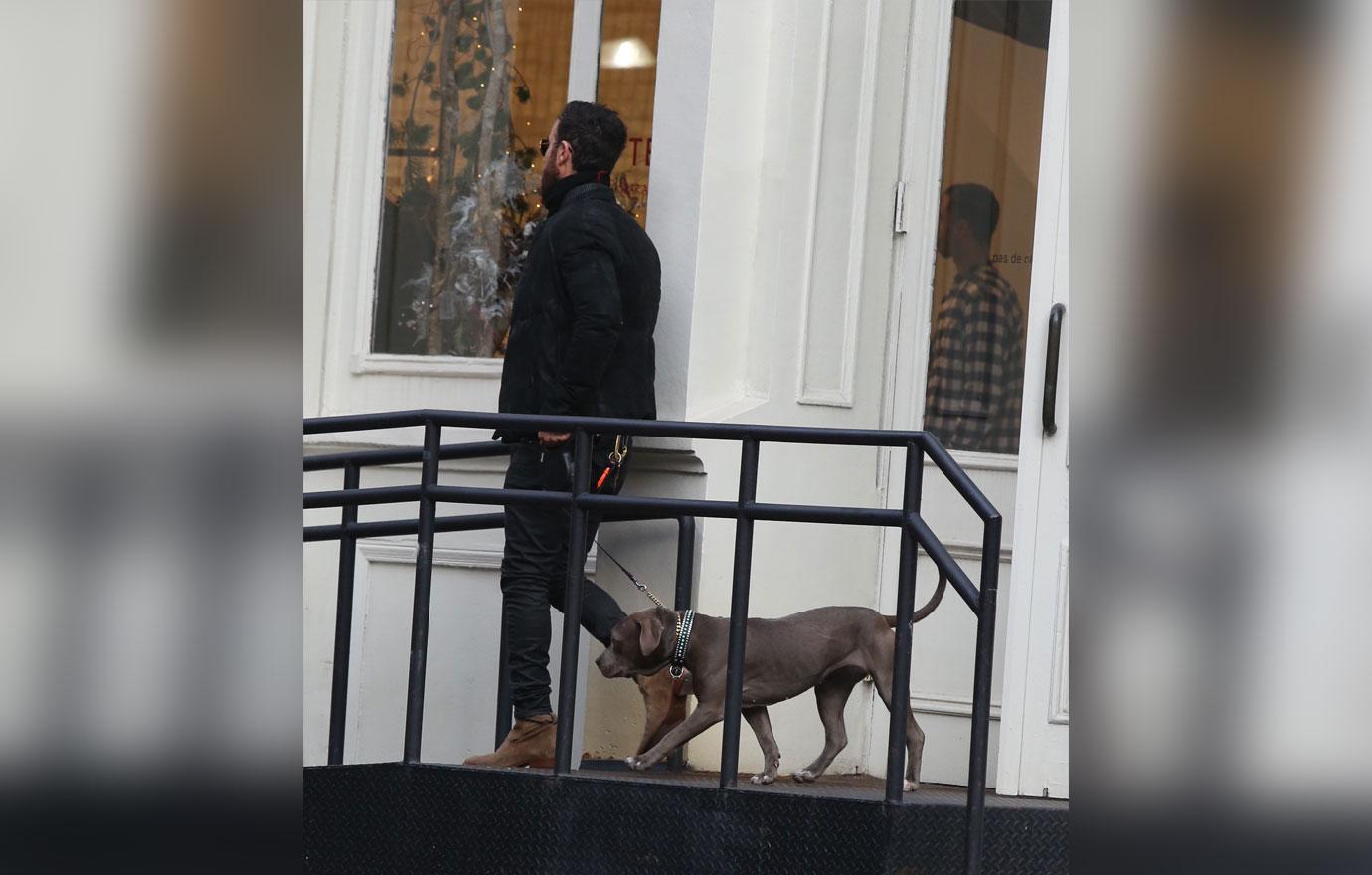 Justin Theroux Walks Dog After Jennifer Aniston Split Bachelor Life