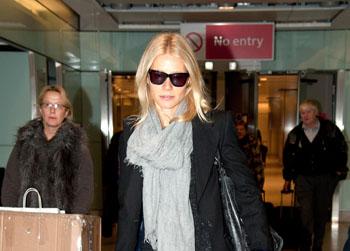 //gwyneth paltrow airport style inf