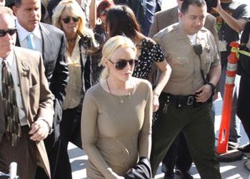 //inflindsaylohanbackinc