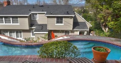 //kristen stewarts mother buys house x