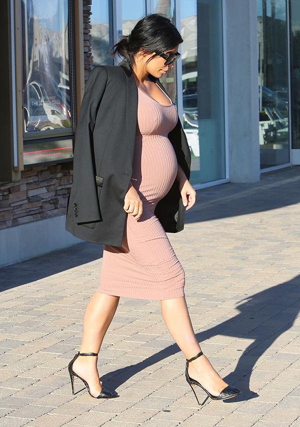 //kim kardashian pregnant plastic surgery pics