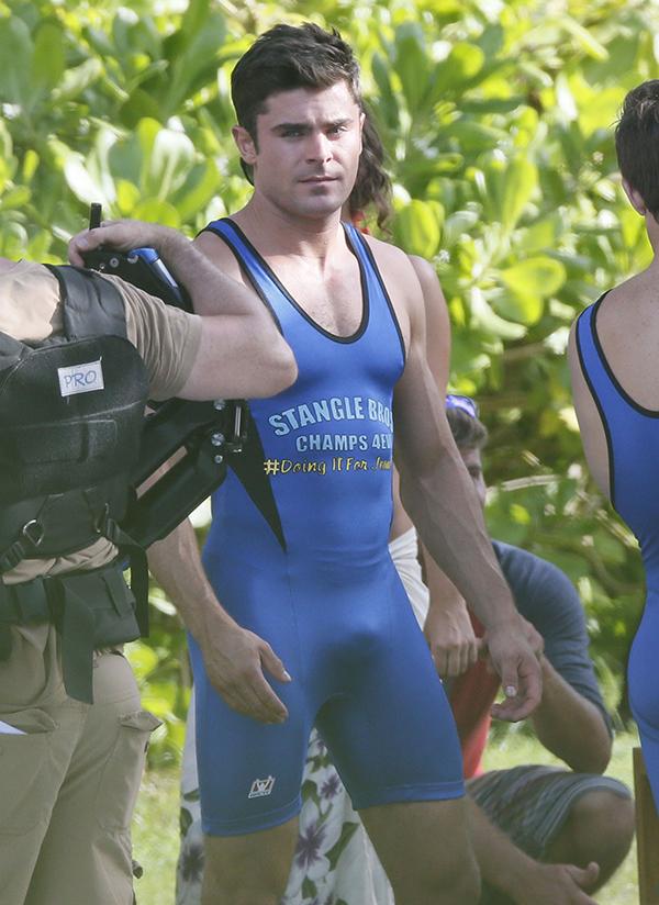 See 8 Photos Of Buff Zac Efron Proving Hes The Full Package In Tight