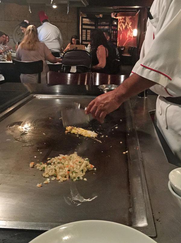 Tori Spelling Benihana Photos