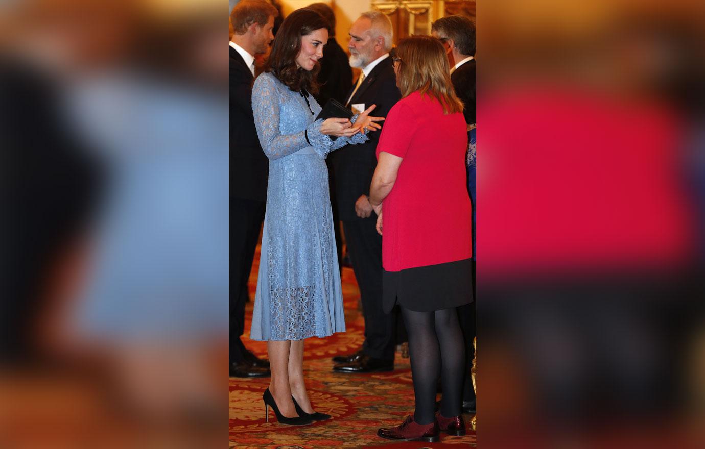 //kate middleton pregnant baby bump