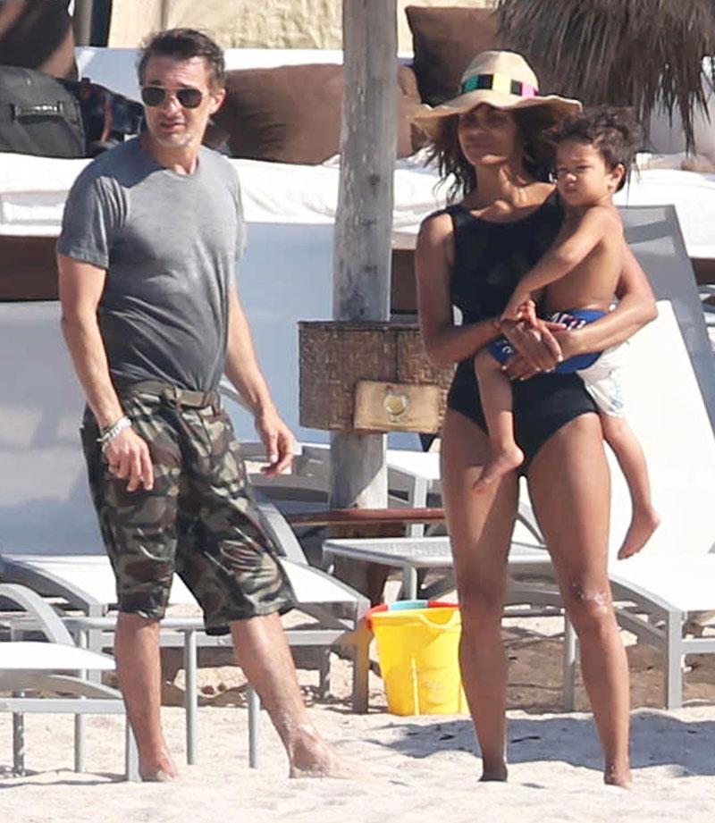 Halle Berry Divorce Olivier Martinez Vacation Mexico