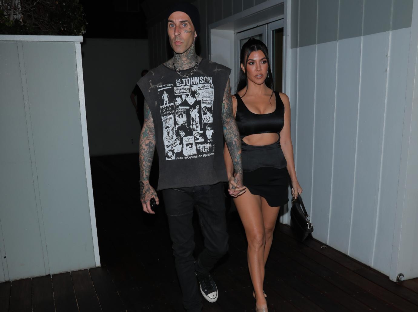 travis barker kourtney kardashian couple pic