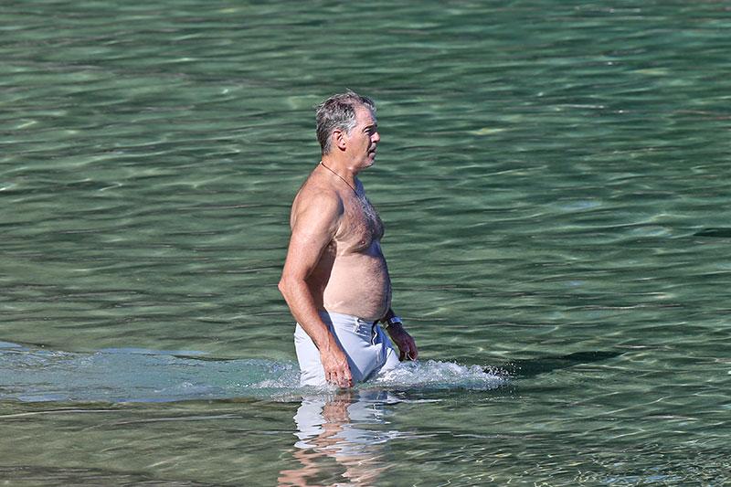 Pierce Brosnan Keely Shaye Smith PDA Beach