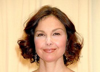 //inf_ashley_judd_signs_copie