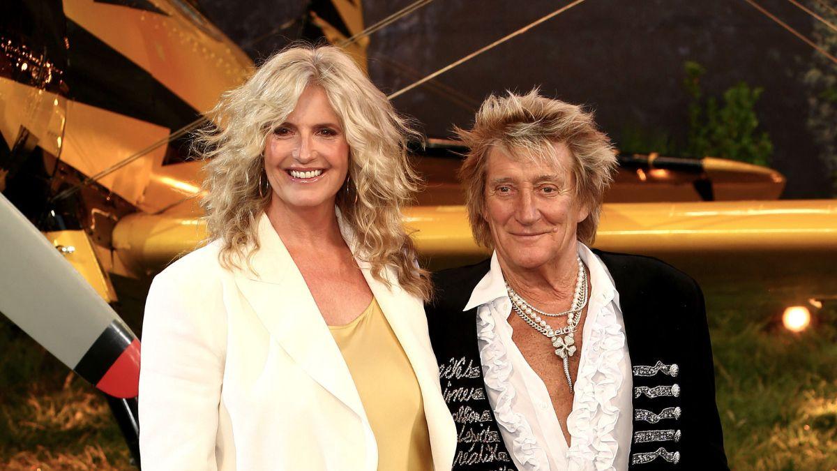 Photo of Penny Lancaster and Rod Stewart