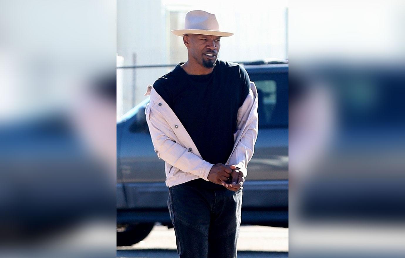 //jamie foxx has lunch with baby mama during katie holmes romance