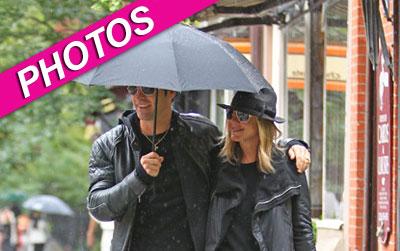 //jennifer aniston justin theroux rain nyc inf